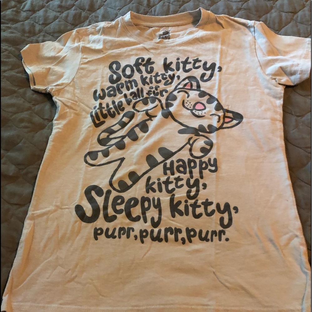 Graphic tee shirt